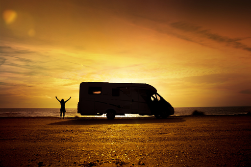 4M karavan logo
