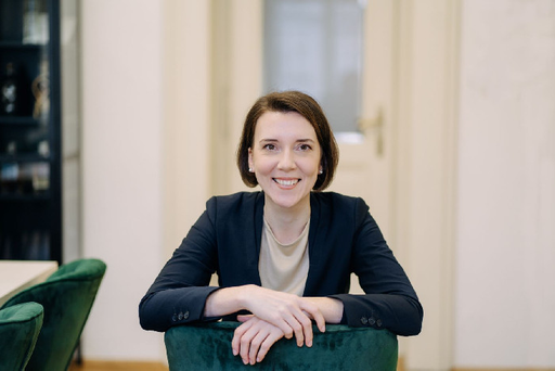 Eva Bulínová – soudní překlady a tlumočení angličtina logo