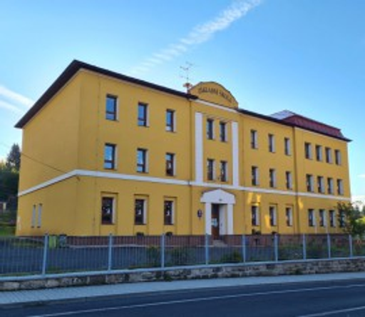 ZŠ a MŠ Pernink, Karlovarská logo